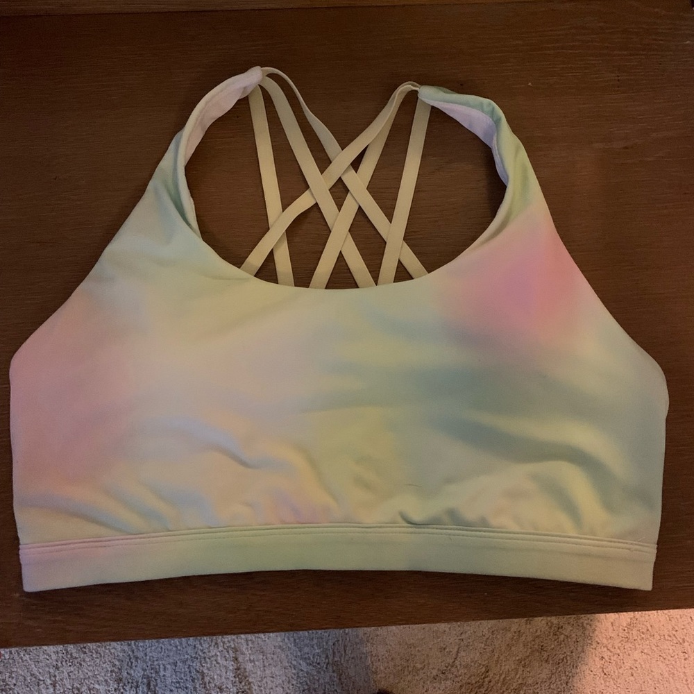 Fabletics 
Kessler Medium Impact Sports Bra III
Color: Blur/Lemon Crème
Size: L